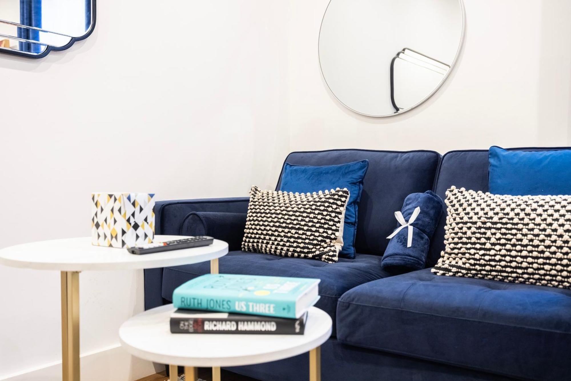 Block Of Apartments In Croydon ,Long Stays , Weekly & Monthly Offers , Contractors , Relocations , Leisure & Family Stays Екстериор снимка