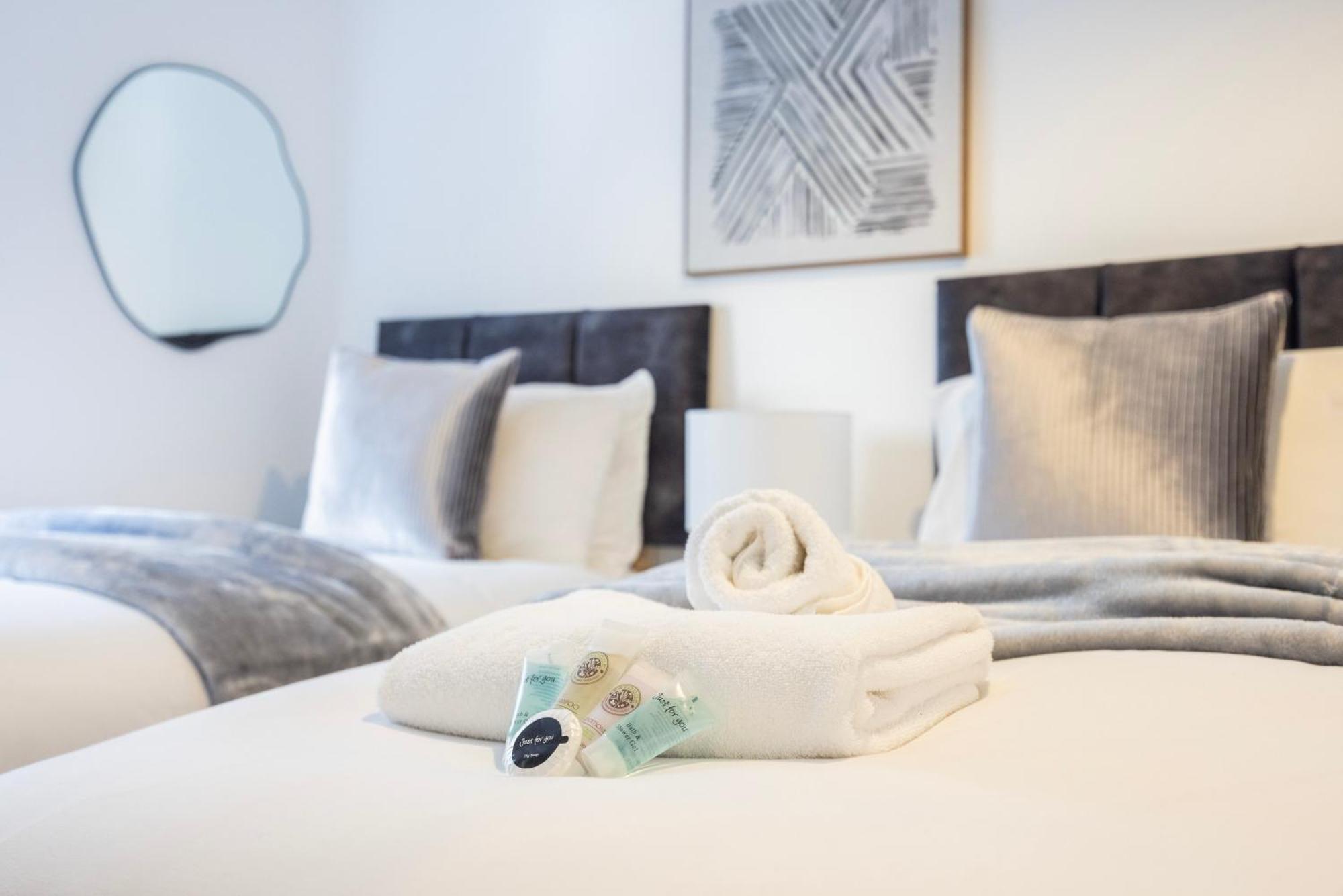 Block Of Apartments In Croydon ,Long Stays , Weekly & Monthly Offers , Contractors , Relocations , Leisure & Family Stays Екстериор снимка