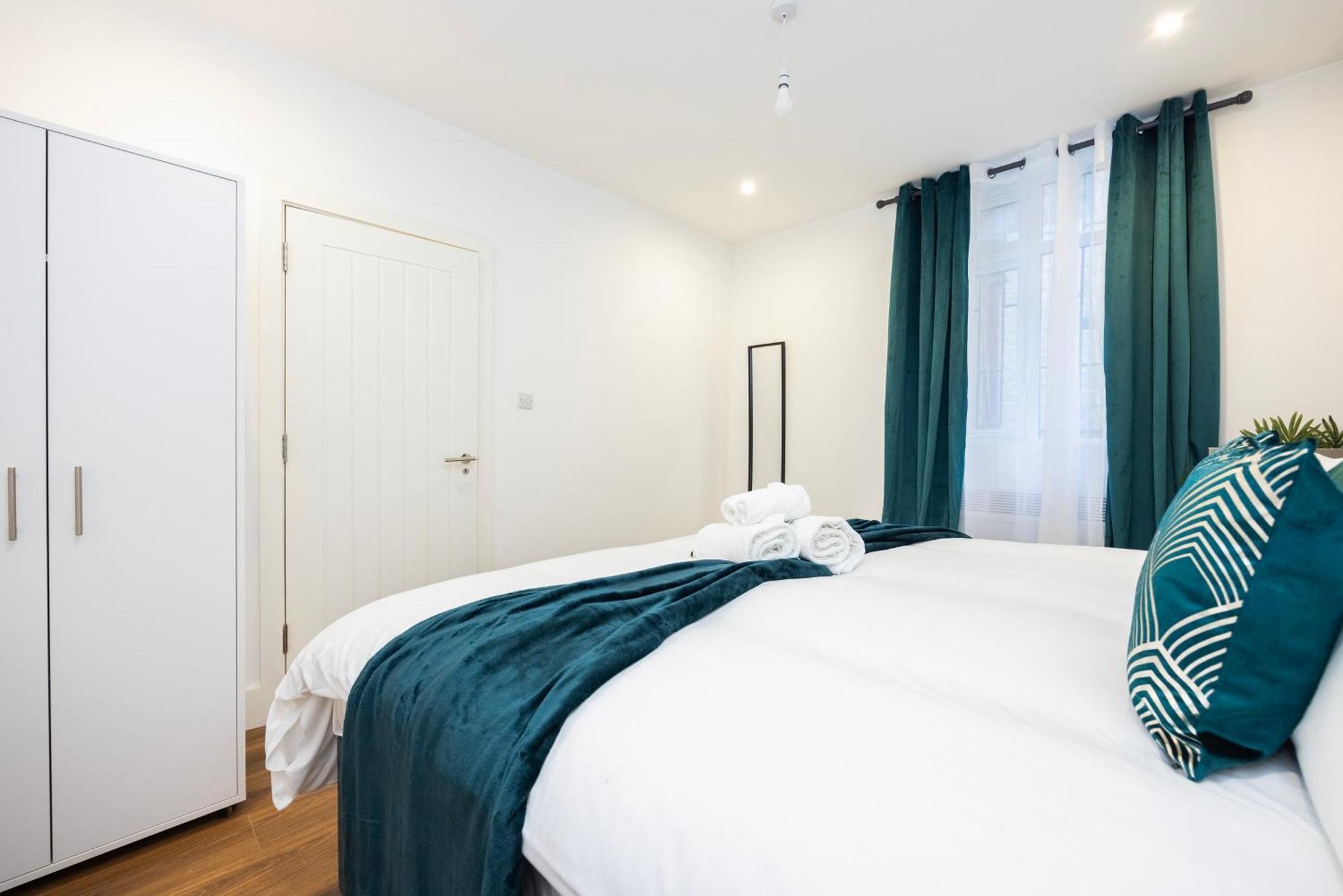 Block Of Apartments In Croydon ,Long Stays , Weekly & Monthly Offers , Contractors , Relocations , Leisure & Family Stays Екстериор снимка