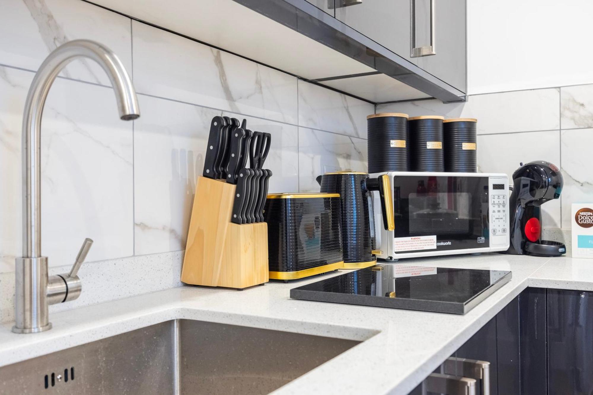 Block Of Apartments In Croydon ,Long Stays , Weekly & Monthly Offers , Contractors , Relocations , Leisure & Family Stays Екстериор снимка