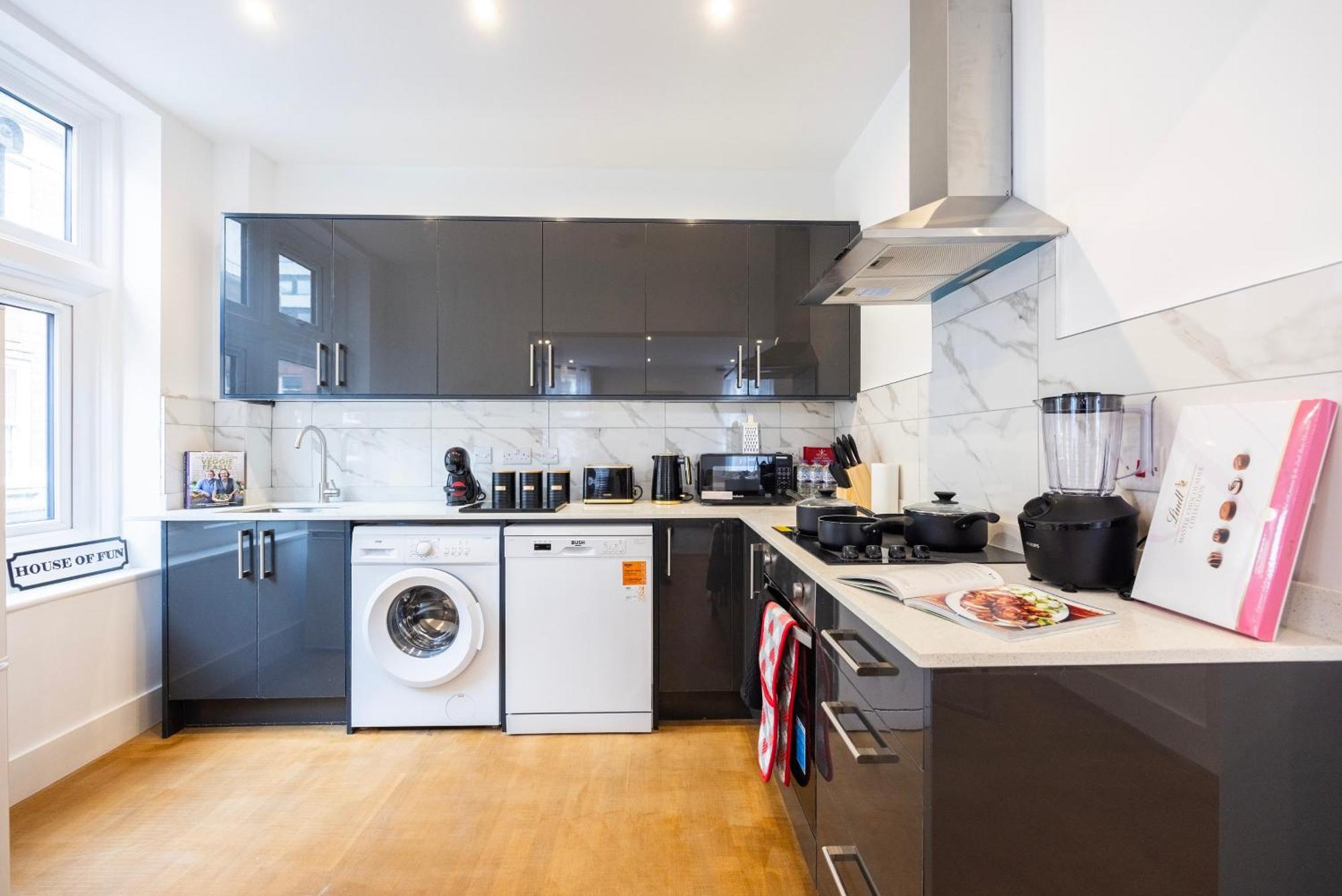 Block Of Apartments In Croydon ,Long Stays , Weekly & Monthly Offers , Contractors , Relocations , Leisure & Family Stays Екстериор снимка