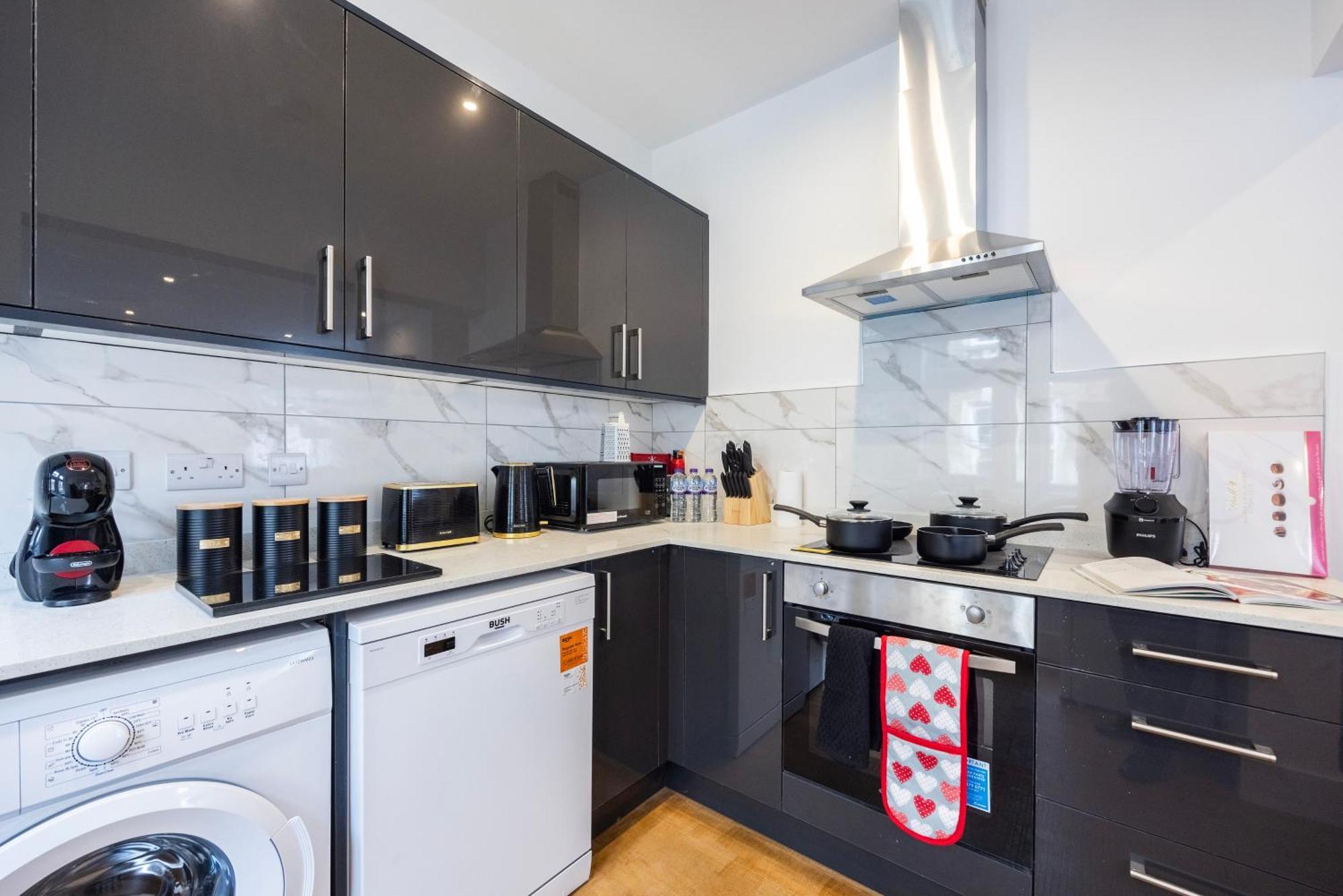Block Of Apartments In Croydon ,Long Stays , Weekly & Monthly Offers , Contractors , Relocations , Leisure & Family Stays Екстериор снимка