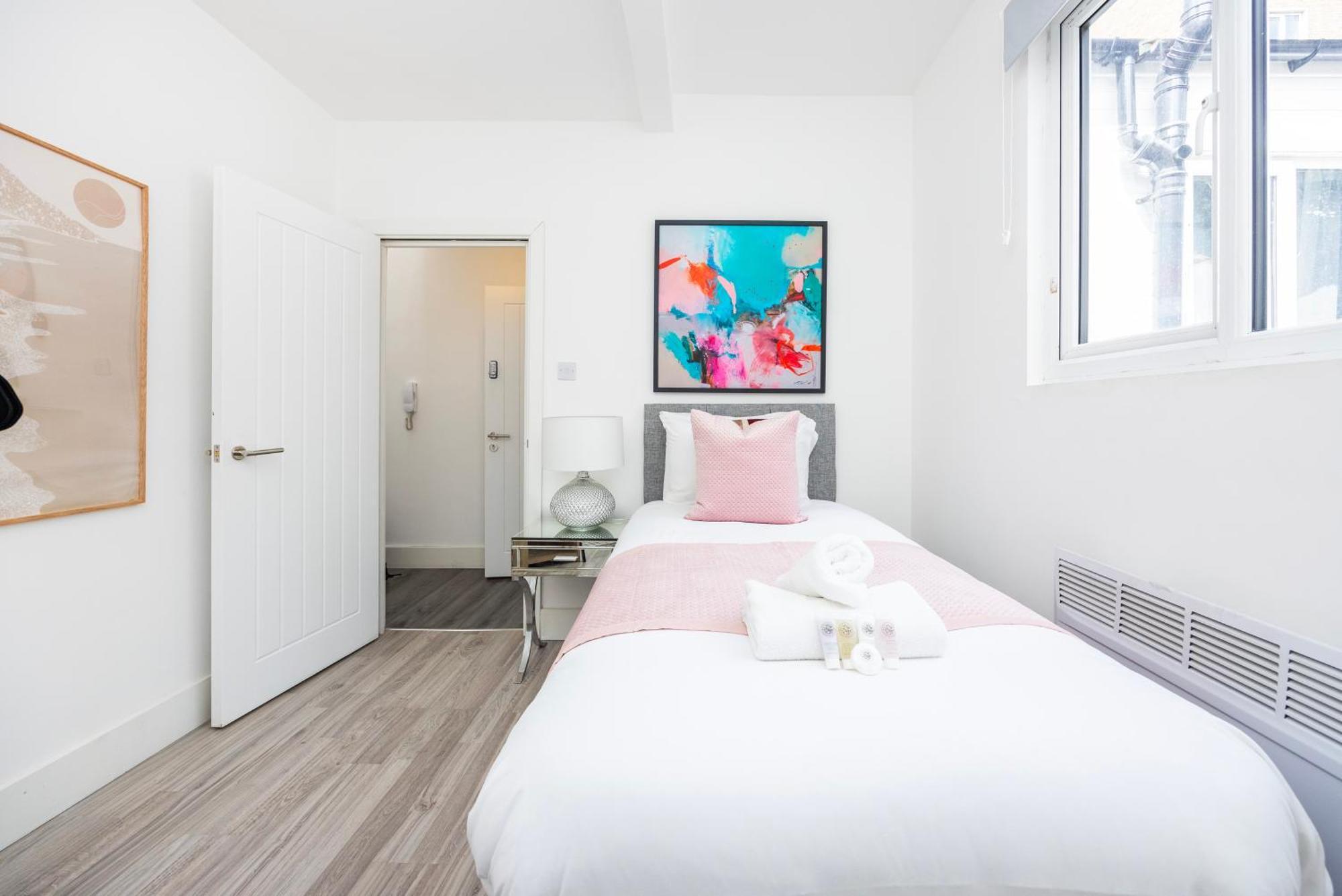 Block Of Apartments In Croydon ,Long Stays , Weekly & Monthly Offers , Contractors , Relocations , Leisure & Family Stays Екстериор снимка