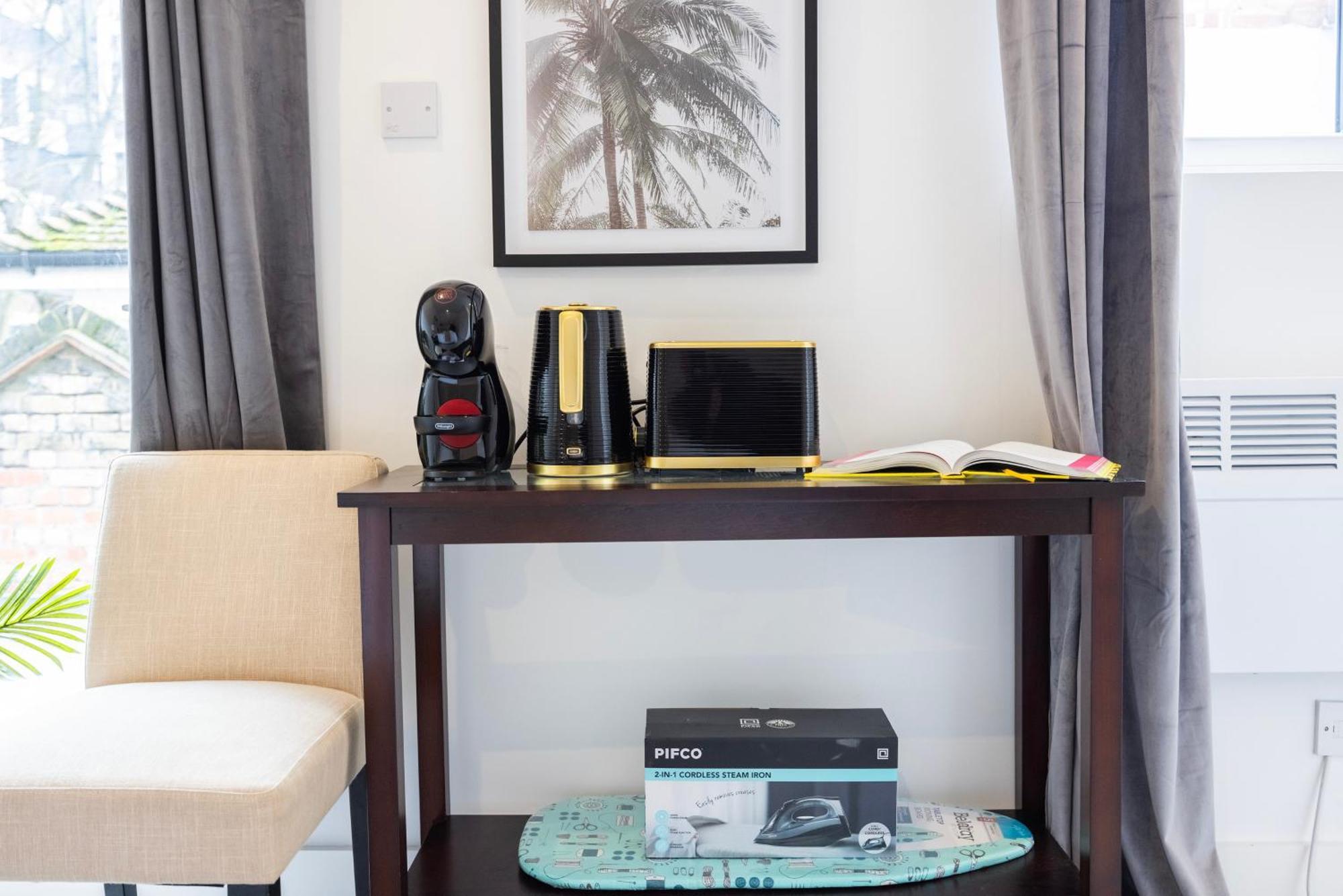 Block Of Apartments In Croydon ,Long Stays , Weekly & Monthly Offers , Contractors , Relocations , Leisure & Family Stays Екстериор снимка