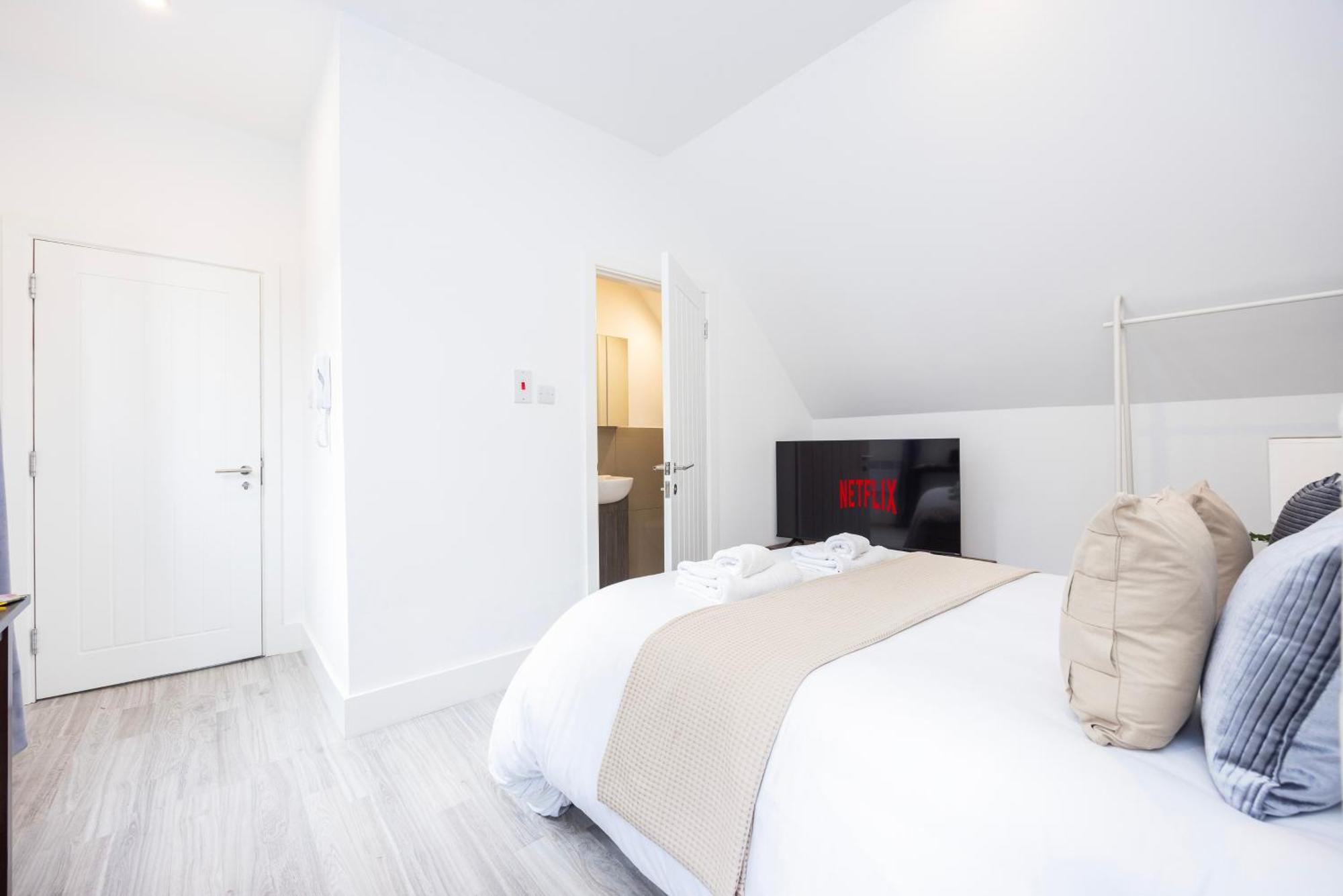 Block Of Apartments In Croydon ,Long Stays , Weekly & Monthly Offers , Contractors , Relocations , Leisure & Family Stays Екстериор снимка